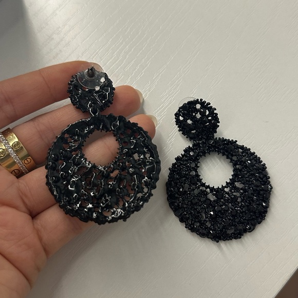 Black round crystal earrings - Picture 3 of 4